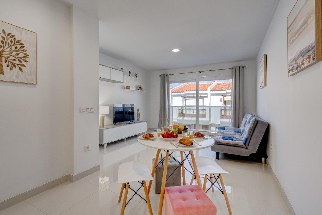 Coastal Escape Apartment Playa de San Juan  Exterior photo